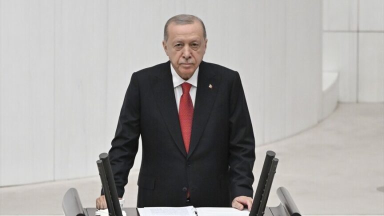أردوغان يؤكد أن الدستور الجديد يهدف لإثبات نضج الديمقراطية التركية