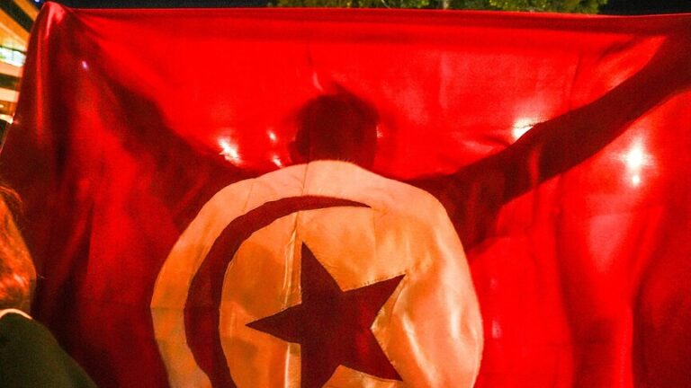طلبة تونس يحتجون بإضراب عام بعد وفاة طالبة في سكن جامعي