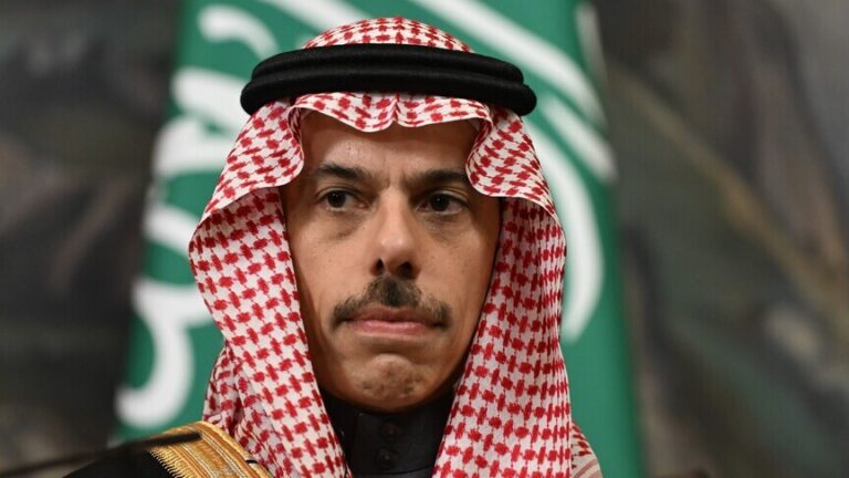 وزير الخارجية السعودي يبحث مع نظيريه الأمريكي والروسي قضايا أمن واستقرار المنطقة
