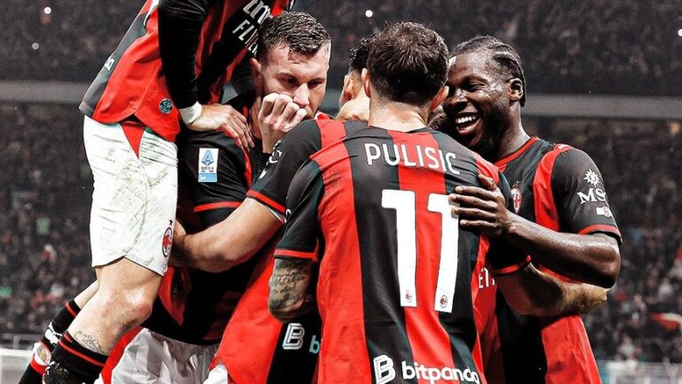 ميلان ينجو من ريمونتادا أتالانتا ويحقق فوزاً مثيراً 3-2 في الدوري الإيطالي