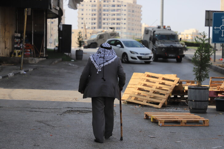 ارتفاع عدد الفلسطينيين المهجّرين قسرًا من الخليل إلى 4969 شخصًا جراء العملية العسكرية الإسرائيلية